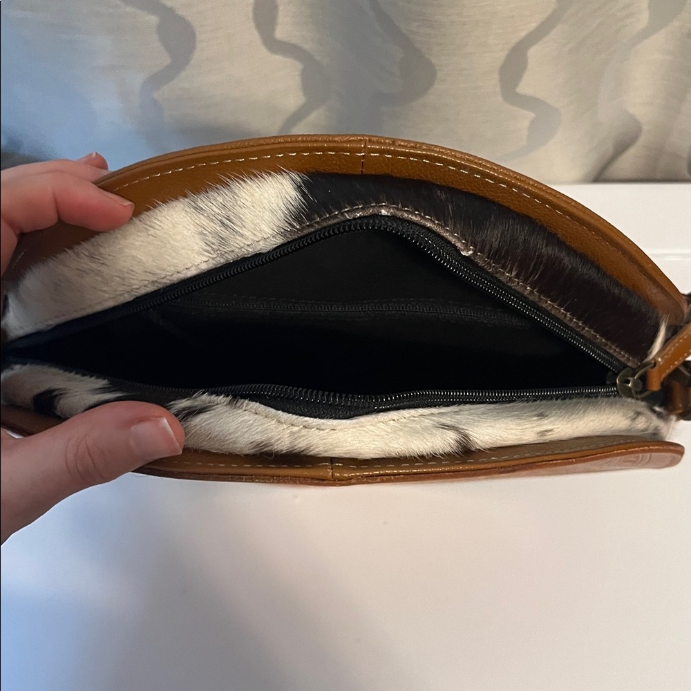 NWT Myra Boho Motif Round Bag Brown Leather Western - Picture 4 of 11